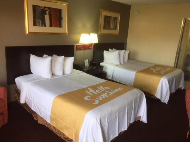 Days Inn By Wyndham Paintsville Bagian luar foto