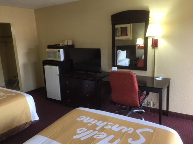Days Inn By Wyndham Paintsville Bagian luar foto