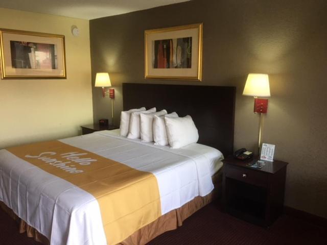 Days Inn By Wyndham Paintsville Bagian luar foto